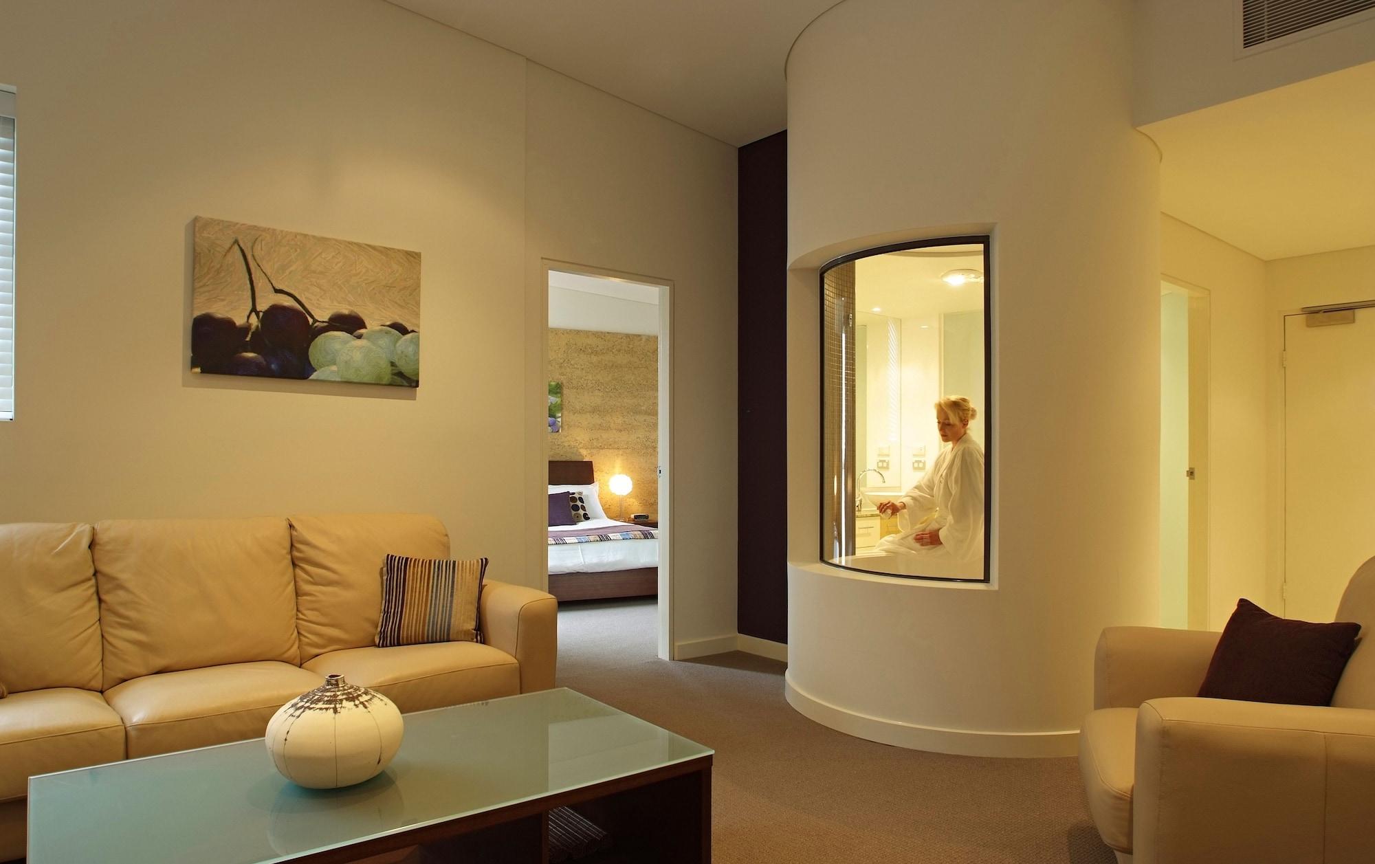 บัลโกว์นี เอสเตท ไวน์ยาร์ด รีสอร์ตแอนด์สปา Hotel ยาร์ราเกลน ห้อง รูปภาพ A suite at the hotel