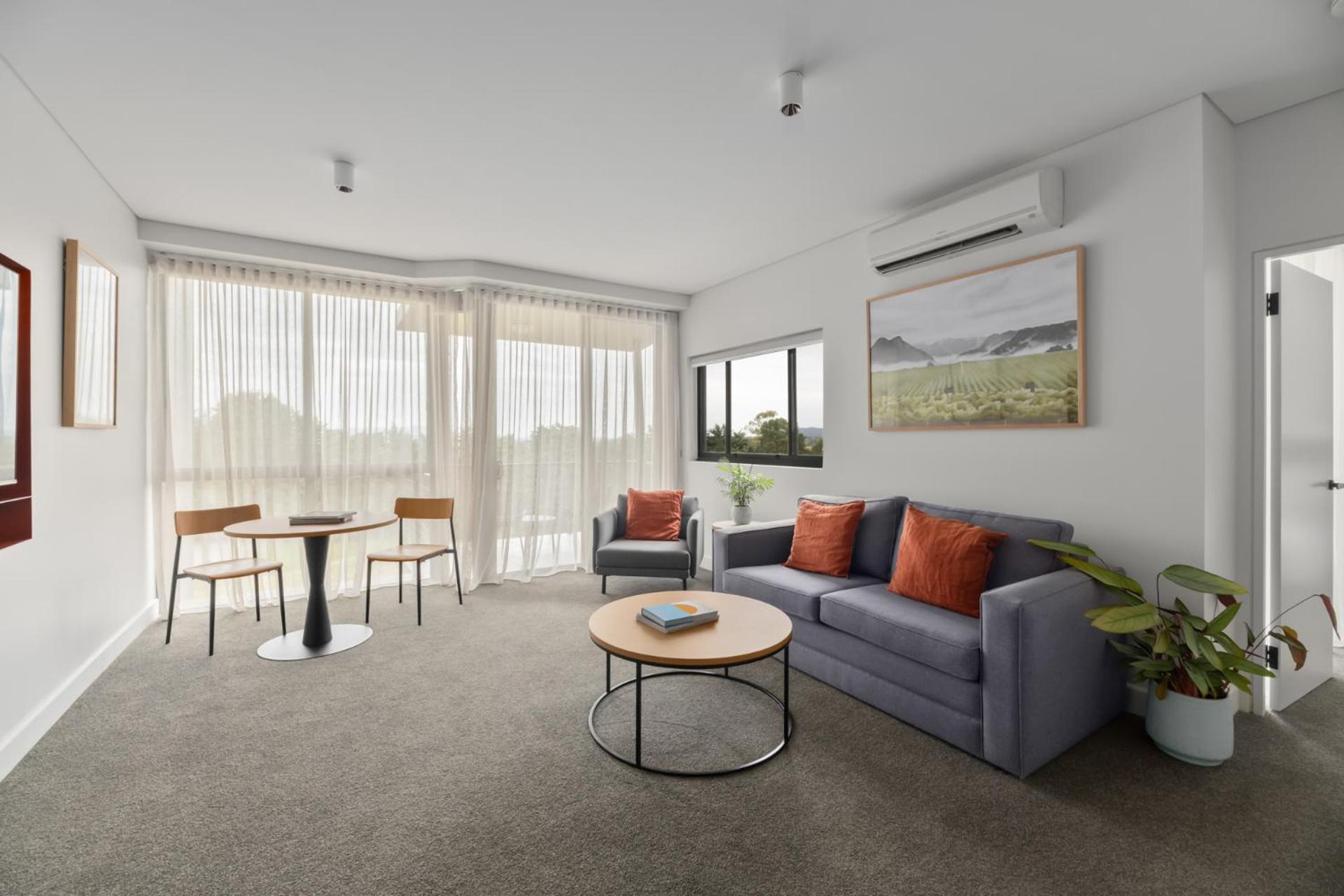 บัลโกว์นี เอสเตท ไวน์ยาร์ด รีสอร์ตแอนด์สปา Hotel ยาร์ราเกลน ภายนอก รูปภาพ A staged living room