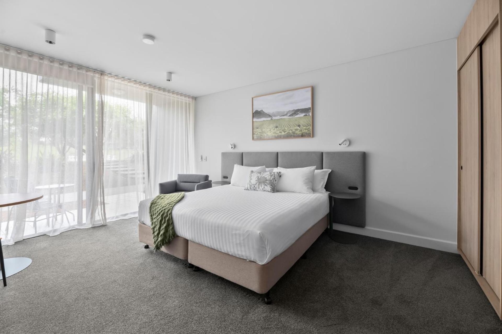 บัลโกว์นี เอสเตท ไวน์ยาร์ด รีสอร์ตแอนด์สปา Hotel ยาร์ราเกลน ห้อง รูปภาพ A bedroom at the hotel